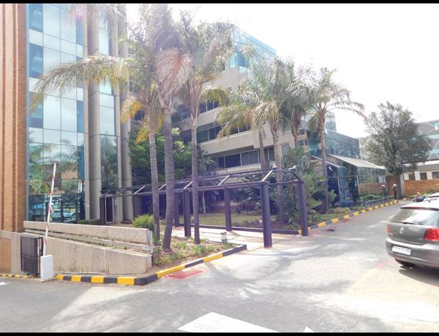 984M² OFFICE TO LET IN FERNDALE